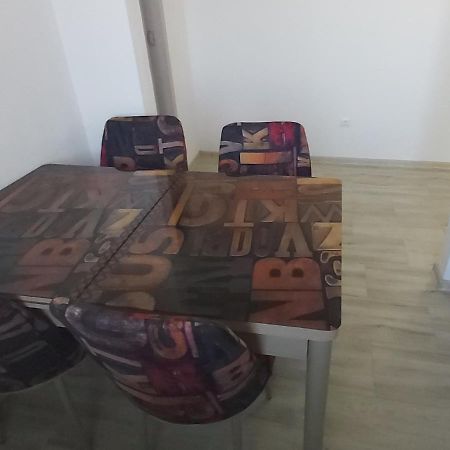 Studio Elisa Apartment Caransebes Ngoại thất bức ảnh